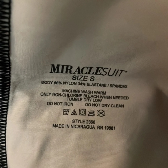 Miracle Suit Gray & Black Camo Print Leggings w/Tummy Control - Picture 3 of 3